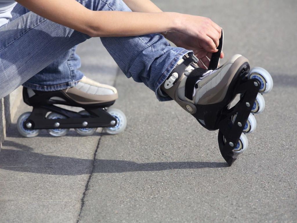 Know What To Wear While Inline Skating